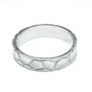 Alex&er Jewellery 925 Sterling Silver Crocodile Skin Ring at EQVVS. Flat shot.