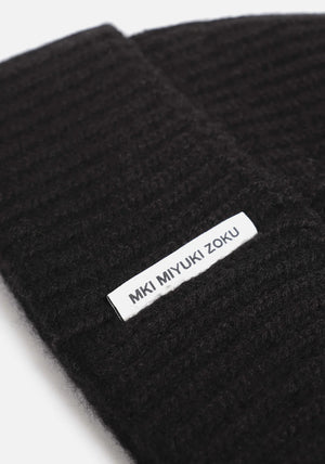 Black Cashmere Ribbed Beanie. MKI Miyuki Zoku. 