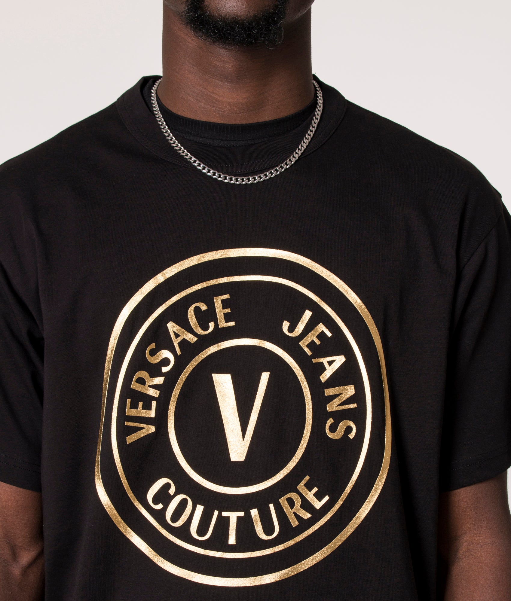 Versace Jeans Couture 71GAHT19 CJ00T V-EMBLEM PRINT T-shirt Black