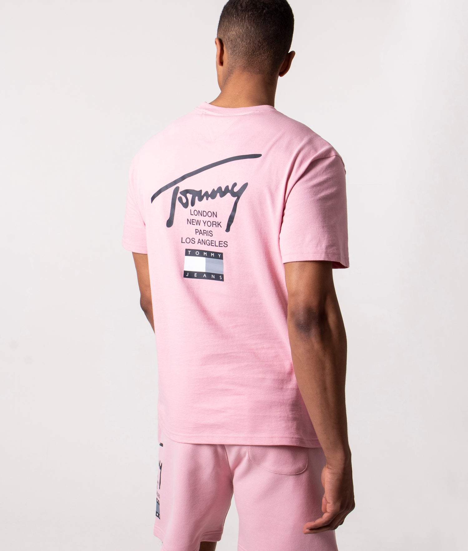 Signature Boradway Tommy Logo T-Shirt | EQVVS Pink| Jeans